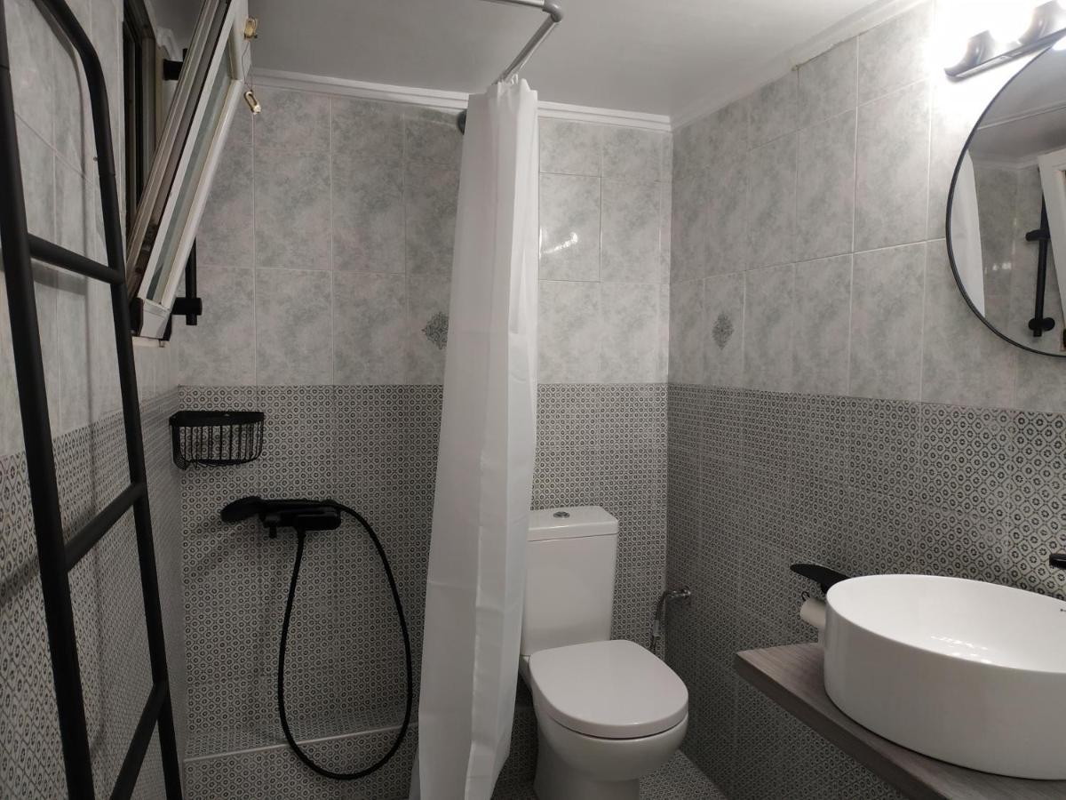 Cozy Apartment Near Metro Station Agia Marina Athena Bagian luar foto