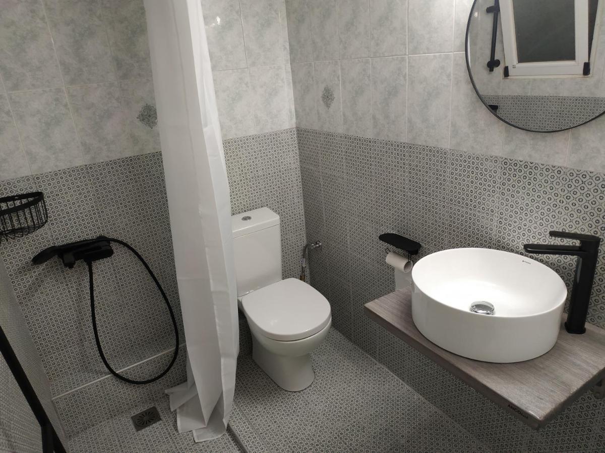 Cozy Apartment Near Metro Station Agia Marina Athena Bagian luar foto