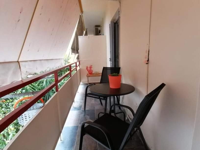 Cozy Apartment Near Metro Station Agia Marina Athena Bagian luar foto